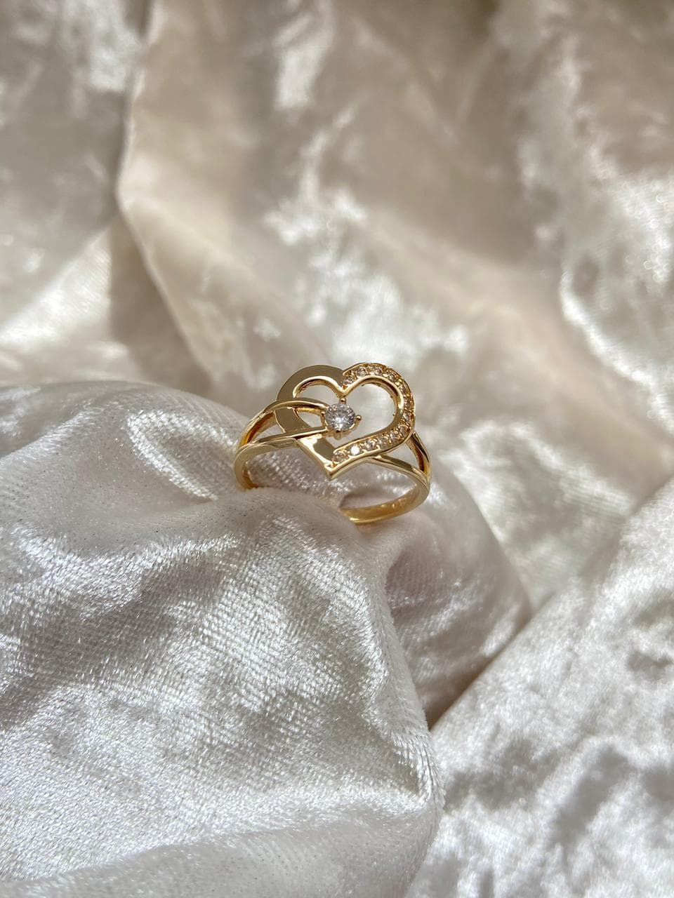 Anillo corazón con piedras MILUJO